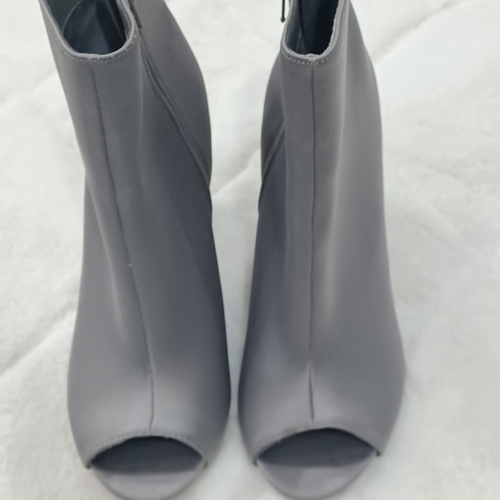 New Women Wild Diva Satin Peep Toe Block Heel Bootie Size 8 - Picture 5 of 7